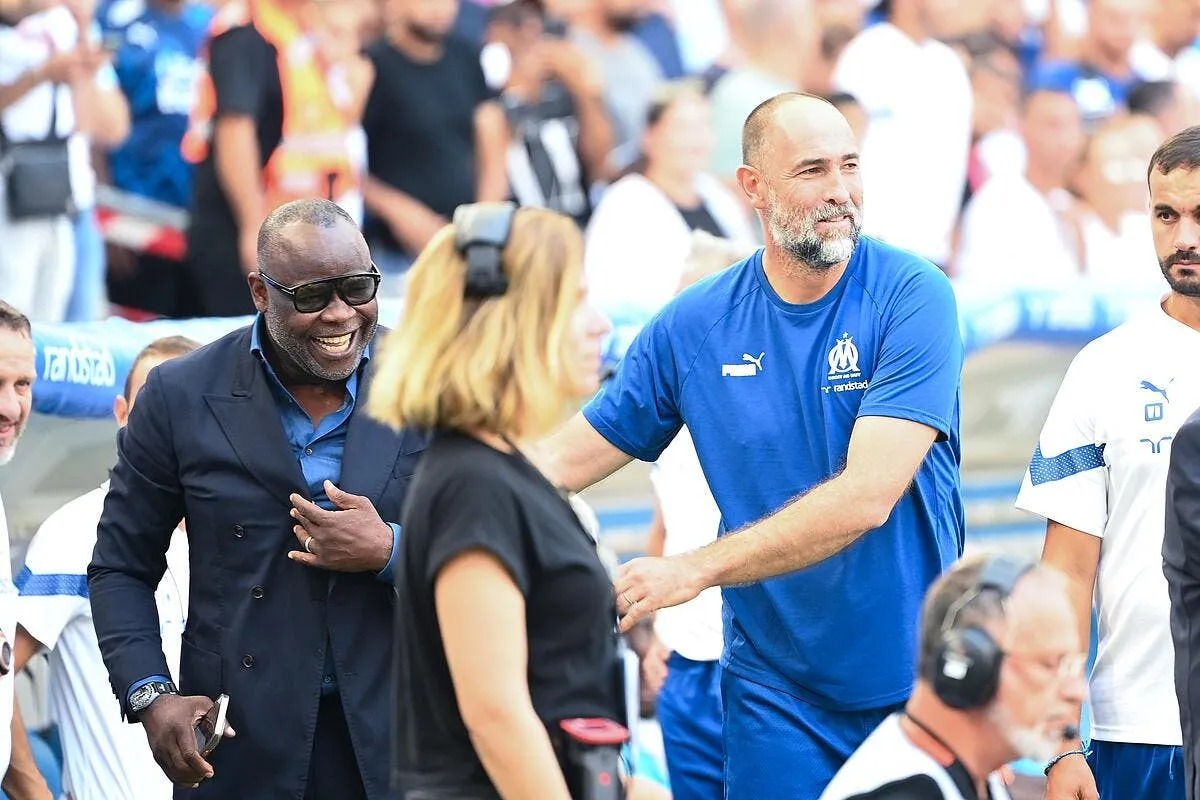 om tudor est un fou le vestiaire craque icon adim 310722 34 175 346949