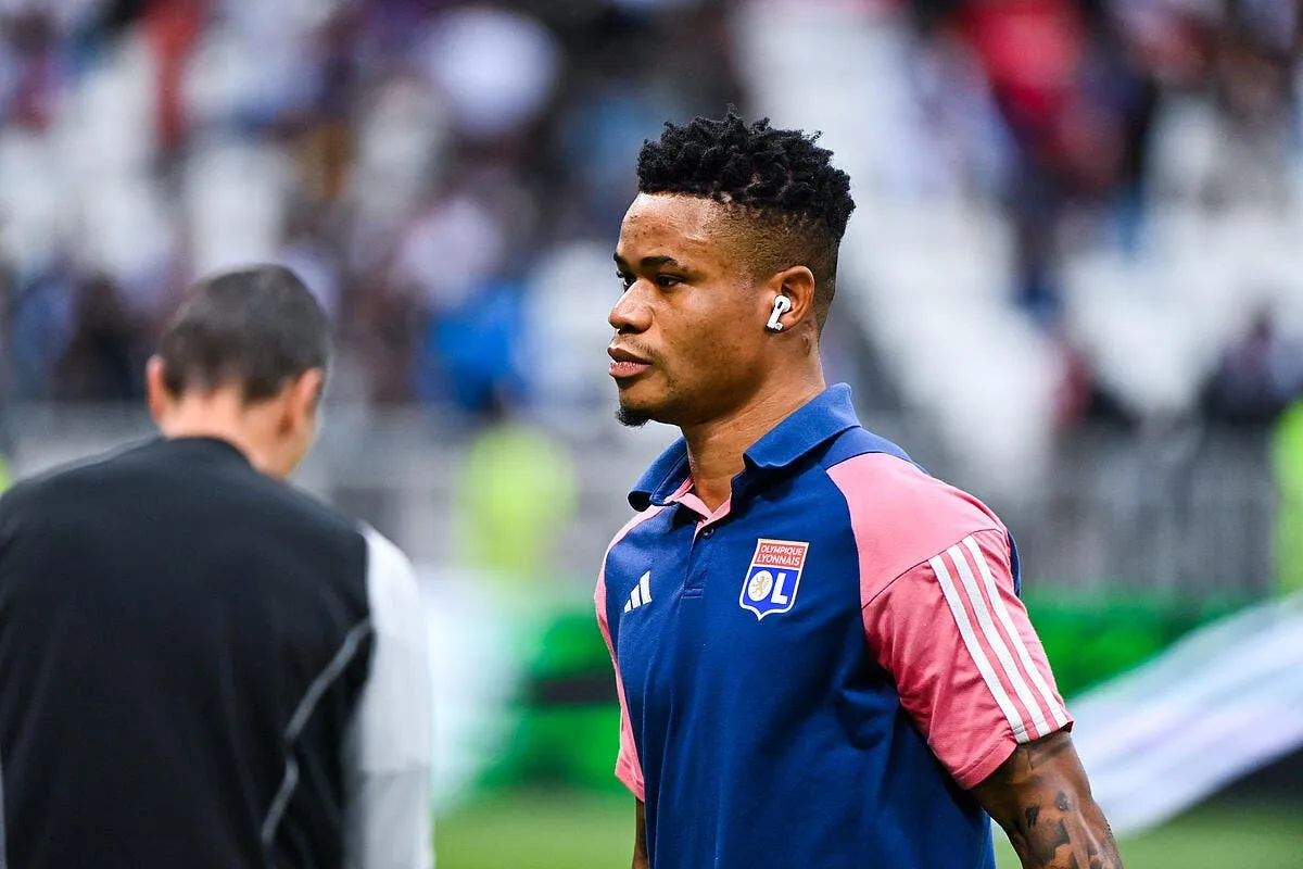 par la porte ou la fenetre il le vire de l ol iconsport 225314 0208 377147