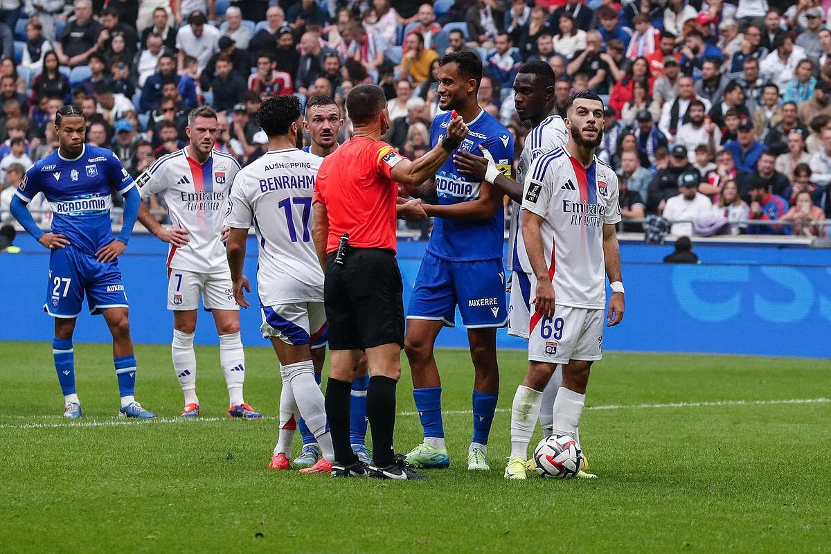 penalty pour l ol auxerre depose aussitot une reserve technique iconsport 242920 0048 383084
