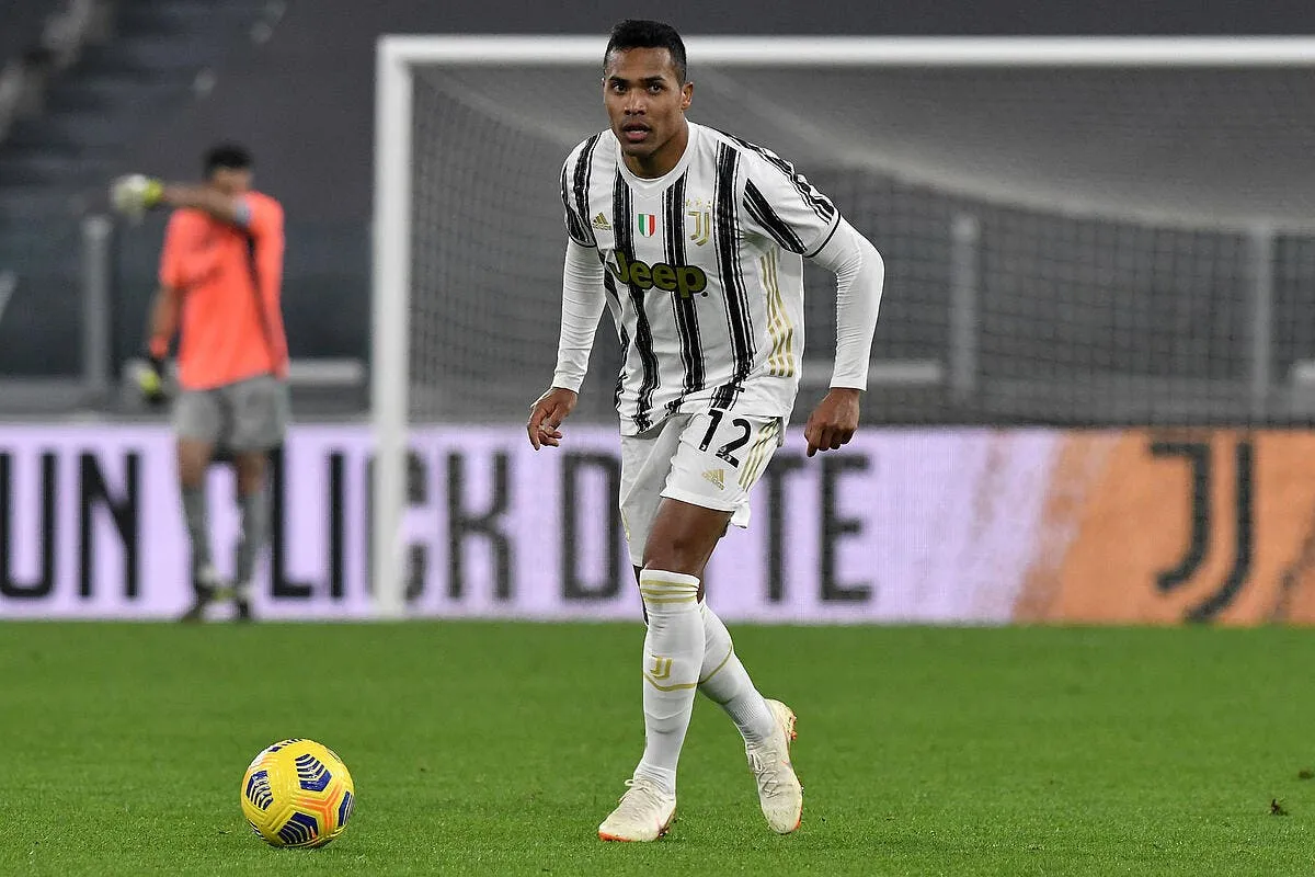 psg alex sandro a paris la juventus tentee icon sipausa 32401581 310167