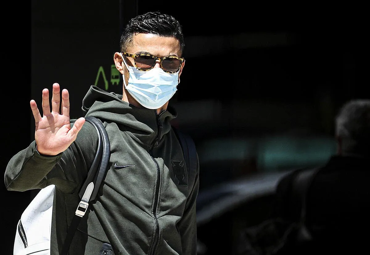 psg cristiano ronaldo eloigne de force de paris icon ci sports 20210628 40925362 319831