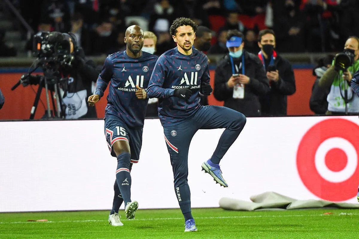 psg danilo pereira se prend un tacle c est gratuit icon dsc 0105 329337