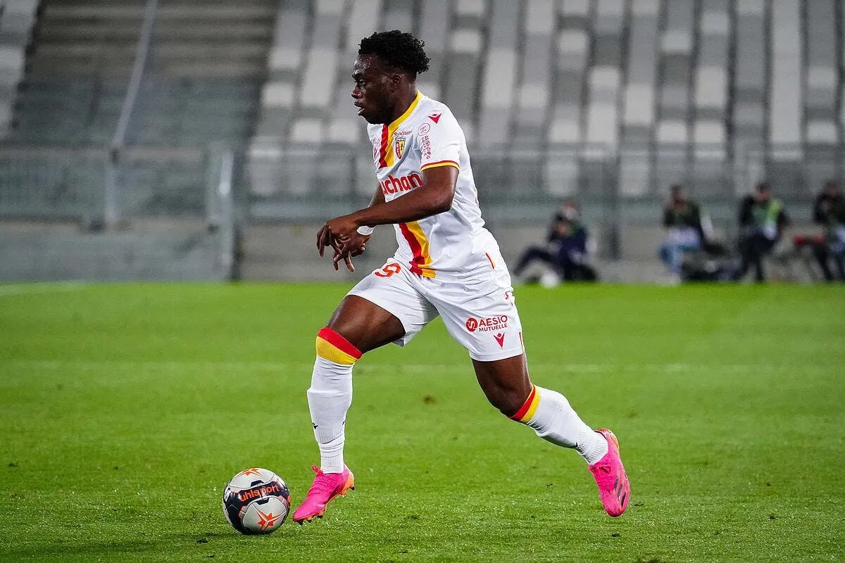 psg kalimuendo prete a lens sans option d achat icon 210516p45450 322667