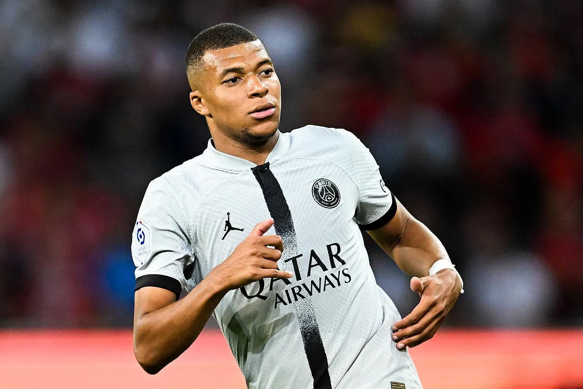 psg mbappe exclu de la table des plus grands mbappe 124 360356