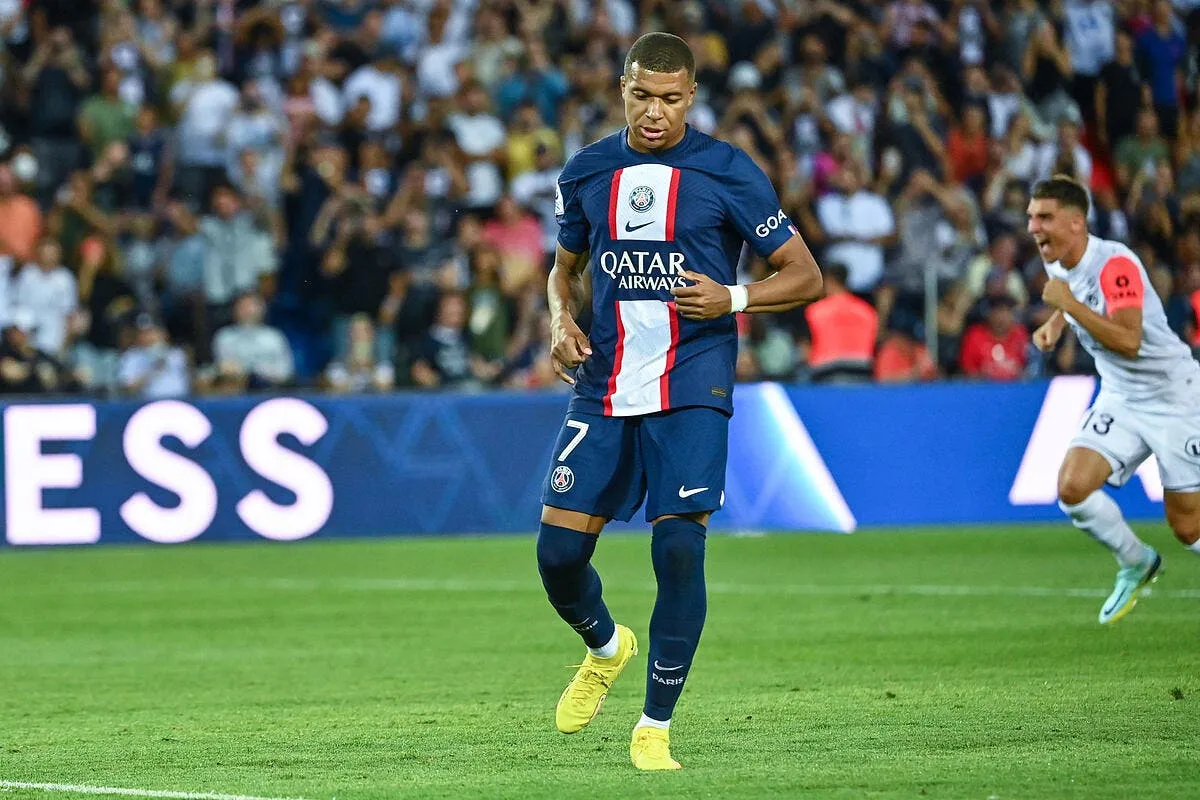psg mbappe fait comme chez lui marca le met a la porte mbappe 120 350033