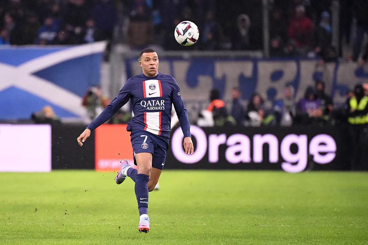 psg mbappe marche sur l om et egalise le record de buts de cavani icon ab1 5569 357496