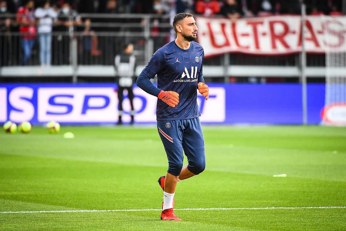 psg navas sur le banc donnarumma se marre donnarumma 4 324783