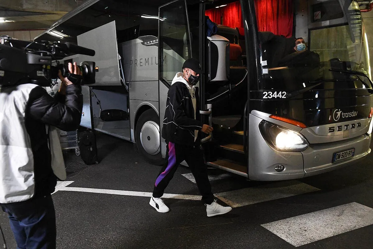 psg neymar engueule par des fans a 3h30 du matin icon dib 070221 10 01 306921