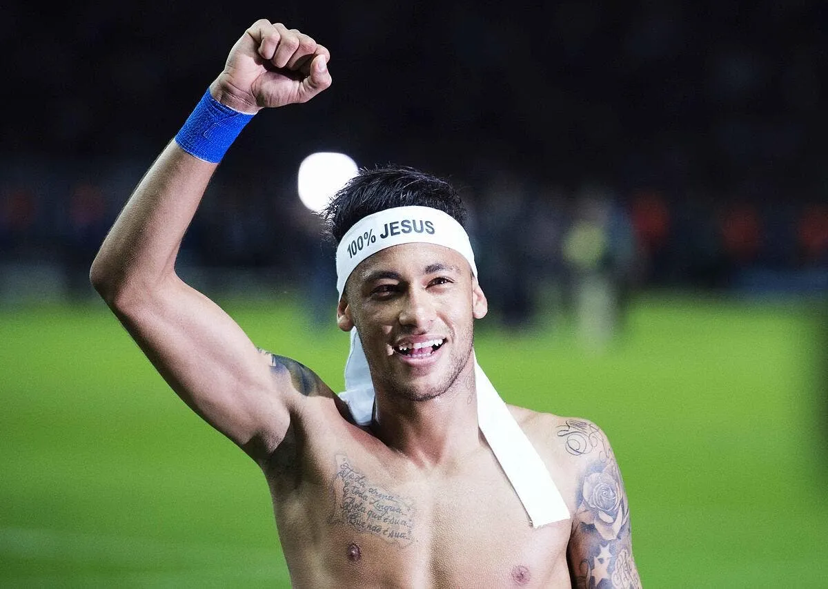 psg neymar nu dans un couloir ou sont les preuves icon apr 060615 02 05 315361