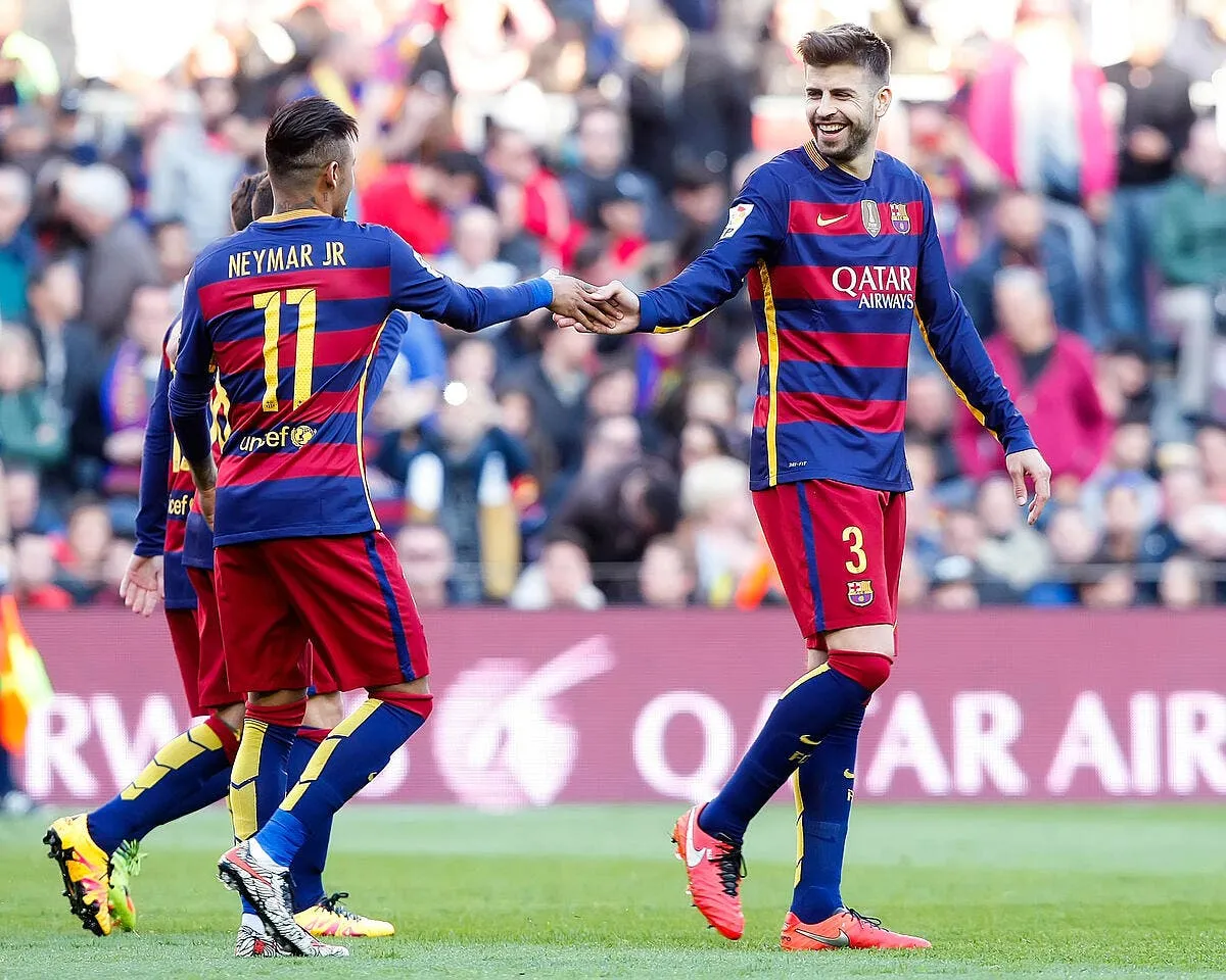 psg neymar signe un pacte avec gerard pique icon bag 120316 08 21 358529