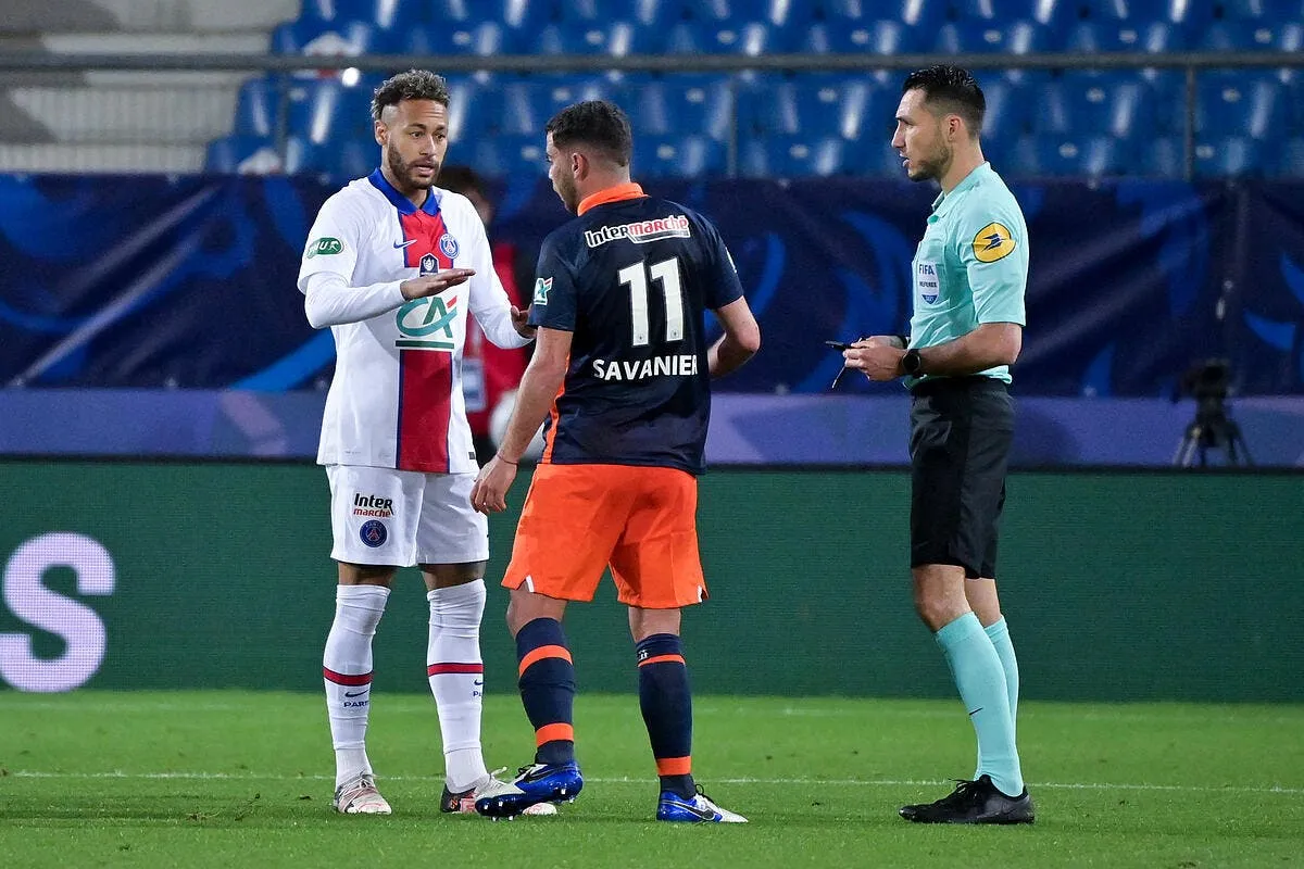 psg neymar suspendu madar voit rouge a 314235