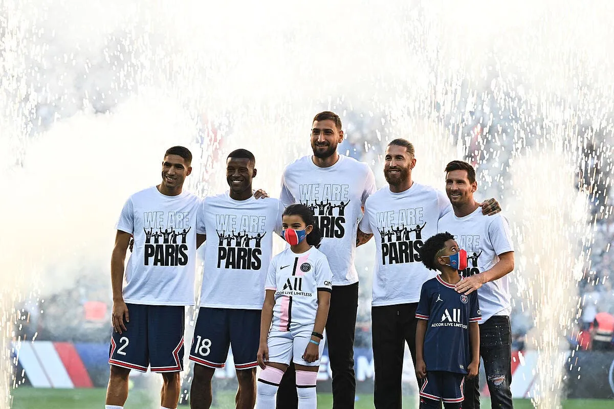 psg phil collins n est pas mort paris s est juste trompe icon dsc 0380 321403