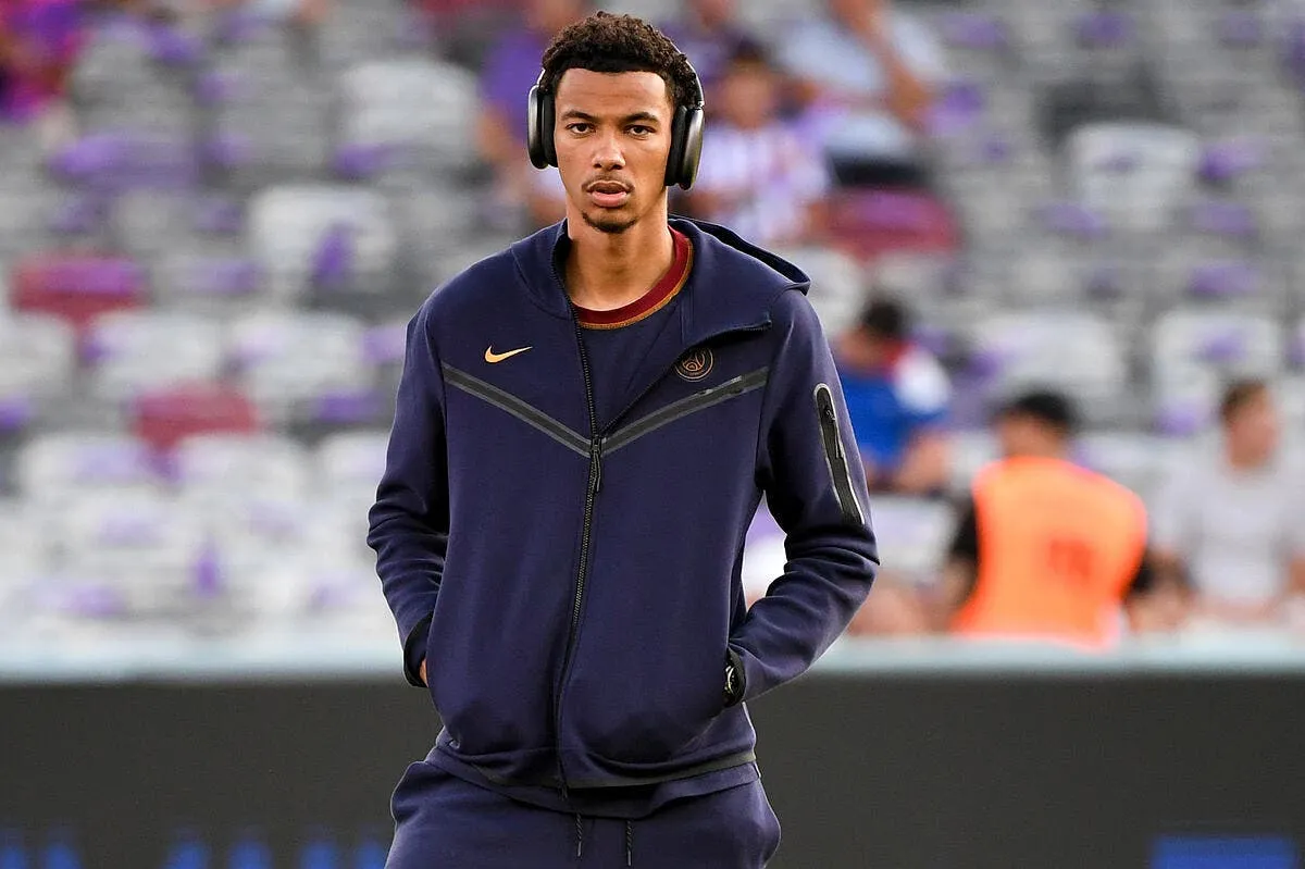 psg quatre mois de punition pour hugo ekitike icon ab1 4696 365106