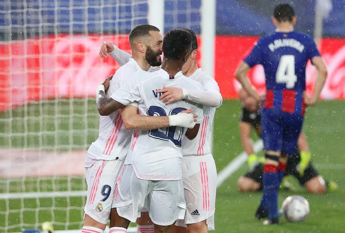 real madrid benzema avoue etre sans pitie avec vinicius icon ecommercefotos ecommerce2 112011042 311155