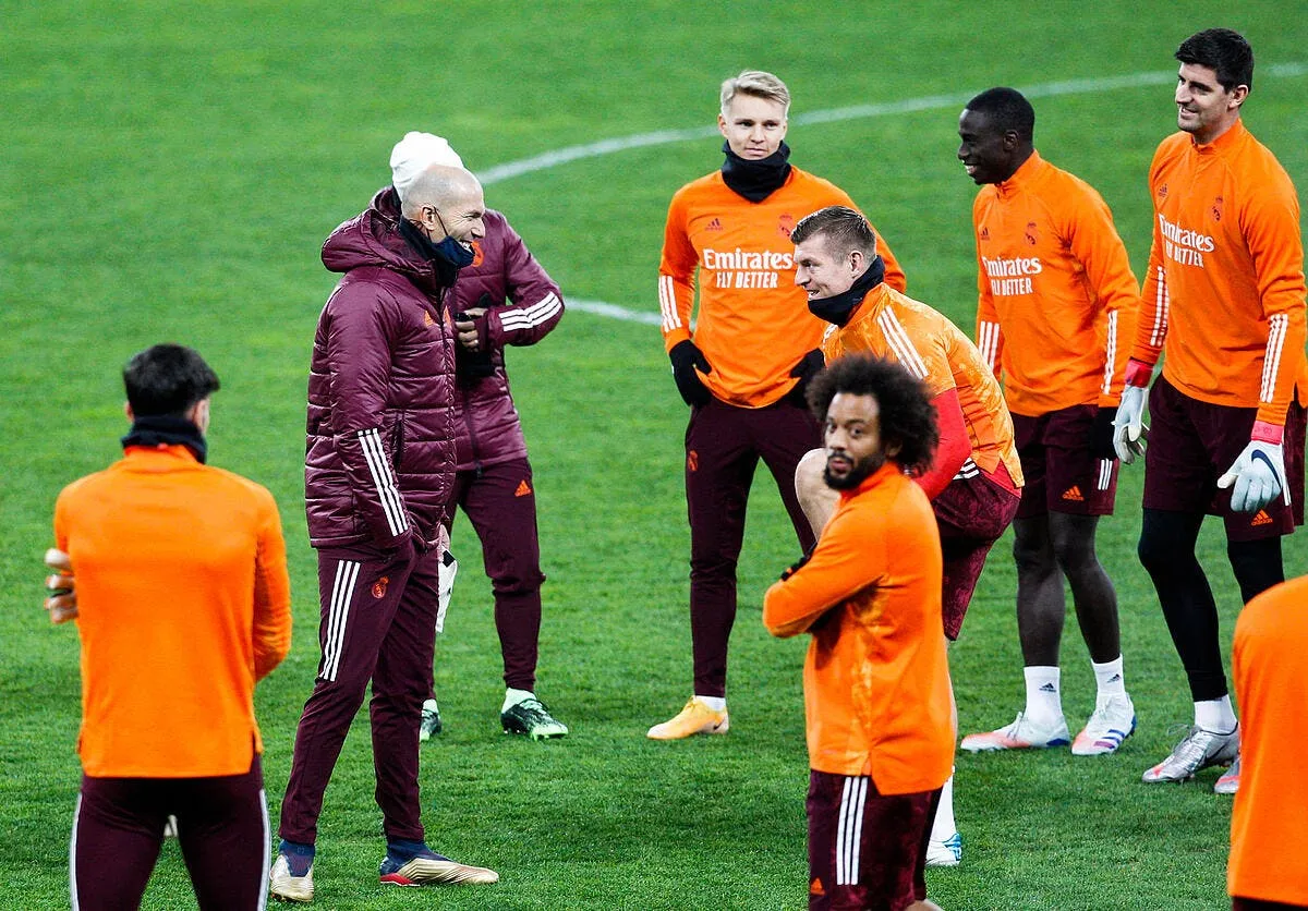 real madrid quatre joueurs demandent a virer zidane icon brzumasport20201130 604 304861