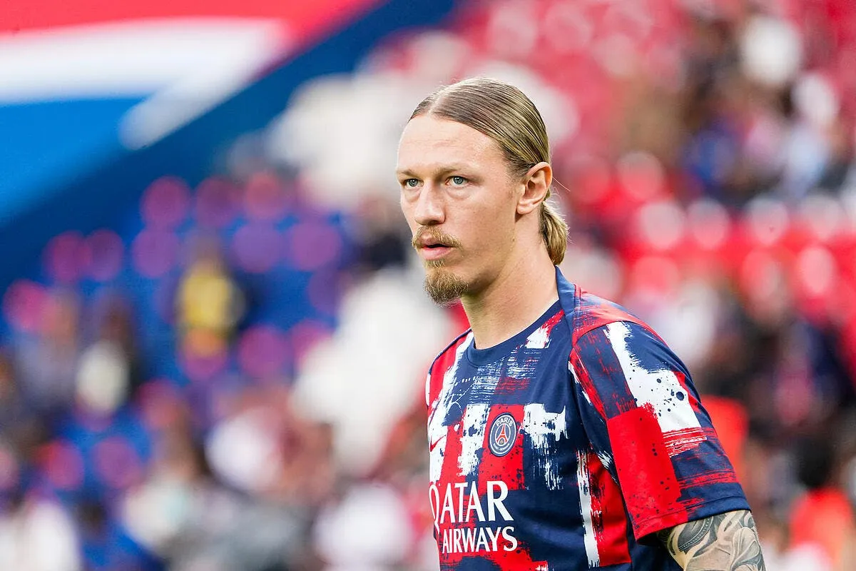 safonov menace donnarumma le psg ne blague pas iconsport 237545 0033 381301