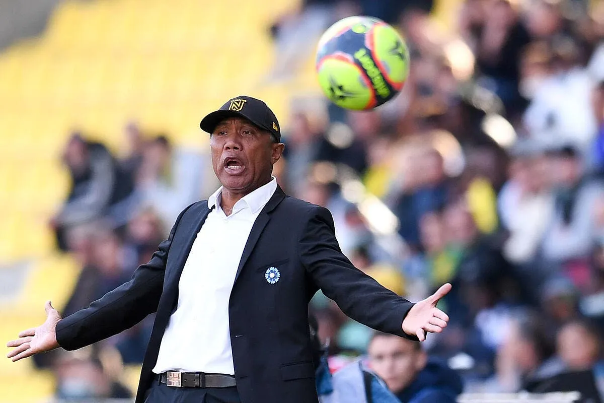 salement vire par le psg kombouare defend le qatar icon pl5 6954 328339