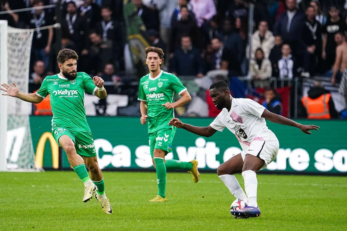sco asse angers s impose malgre ce diable de davitashvili iconsport 242775 0071 383039