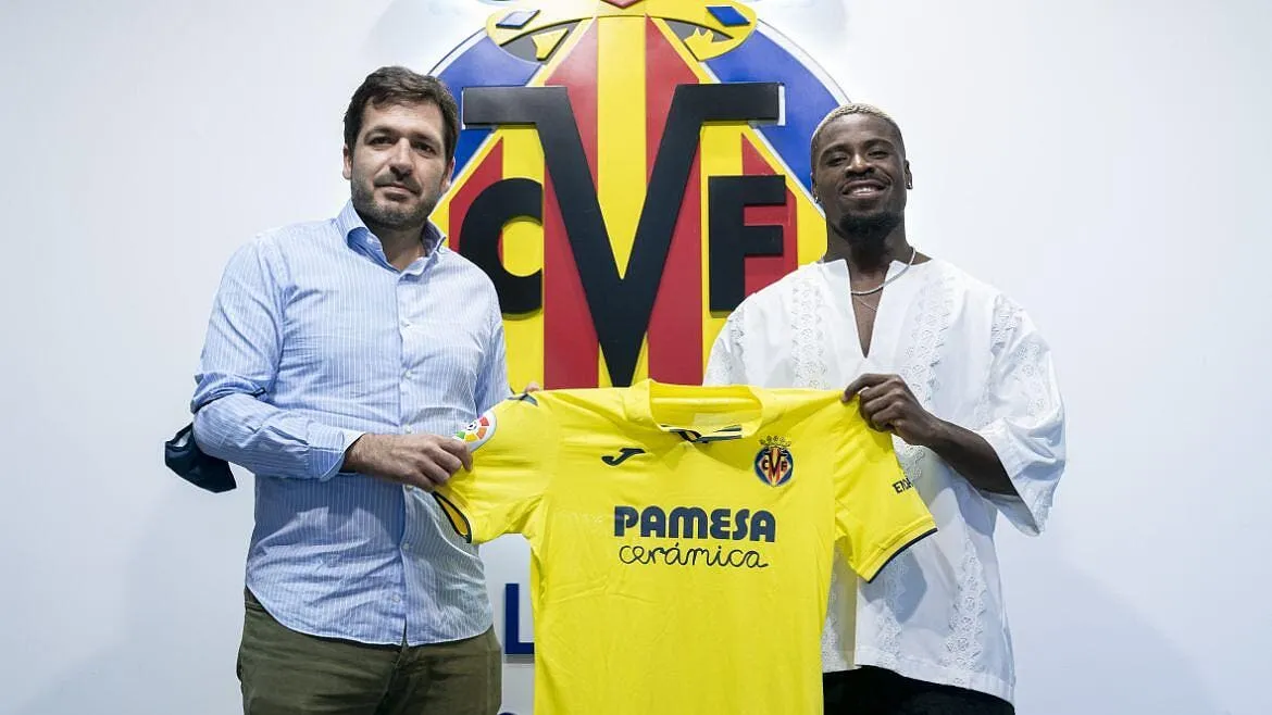 serge aurier signe a villarreal 4be778220b467bd0b73e44556aef80ab xl 325141