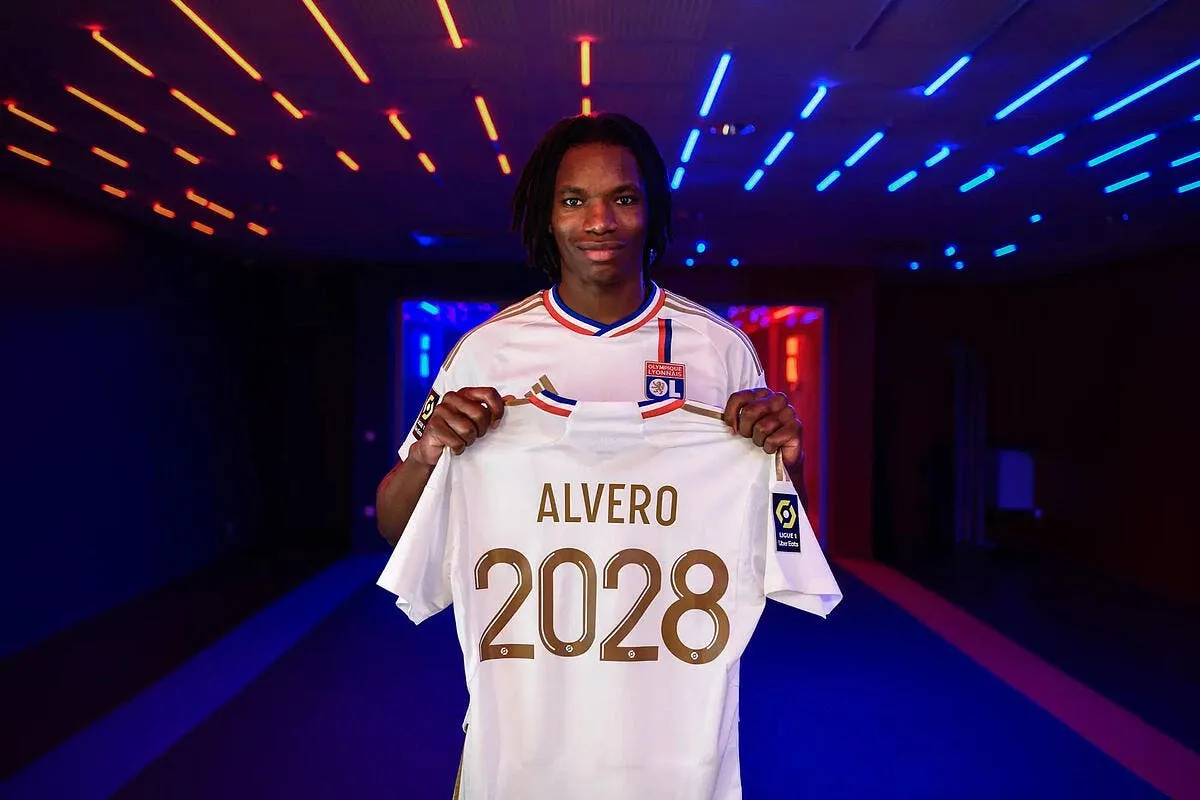 skelly alvero signe a l ol pour 4me et des bonus dlg 4211 64518cfe4c 362459