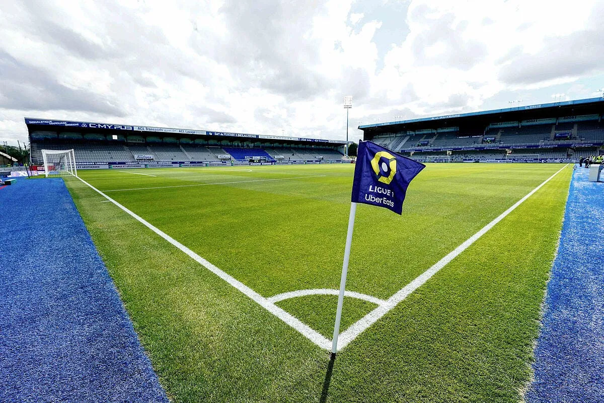 son restaurant saccage il accuse les marseillais et la police abbe deschamps 349555