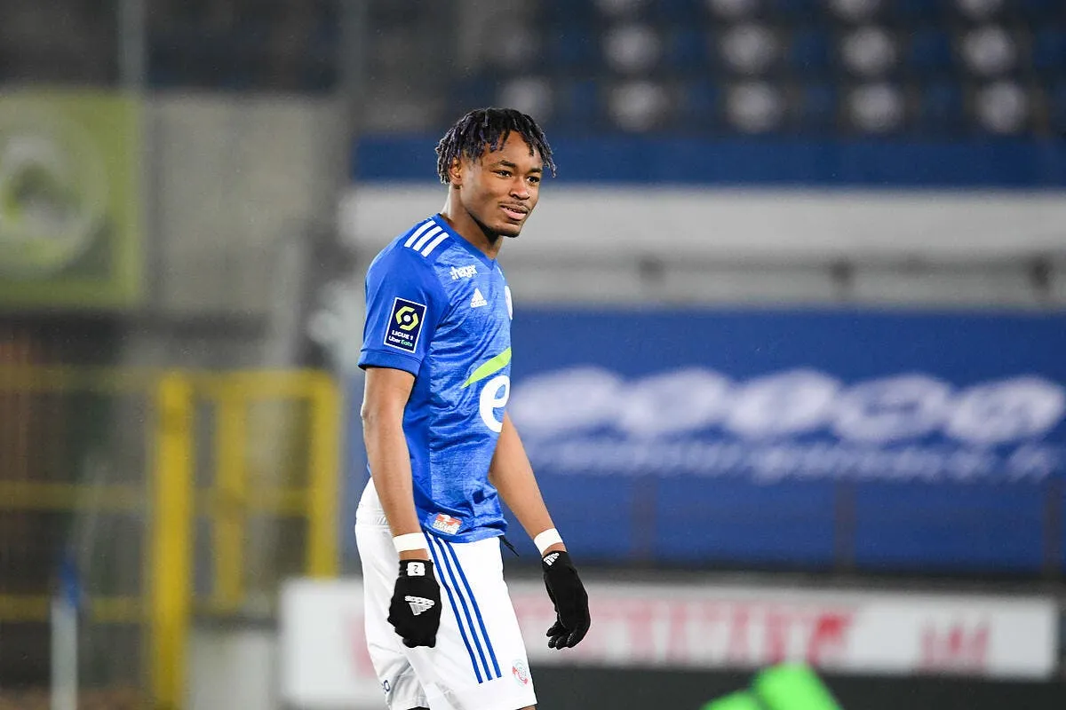 strasbourg la tuile pour simakan en plein mercato icon dsc 4593 304005