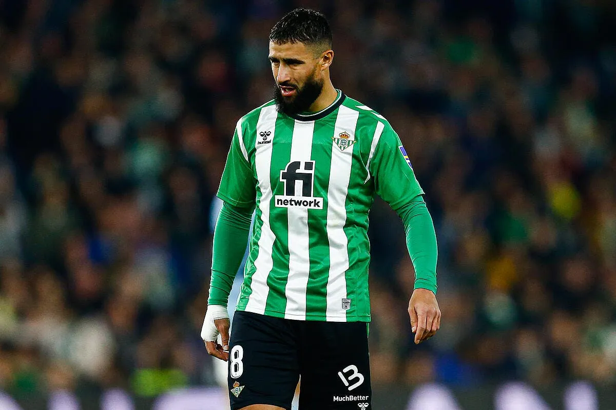 superbe geste au betis fekir a tout gache fekir 46 367793