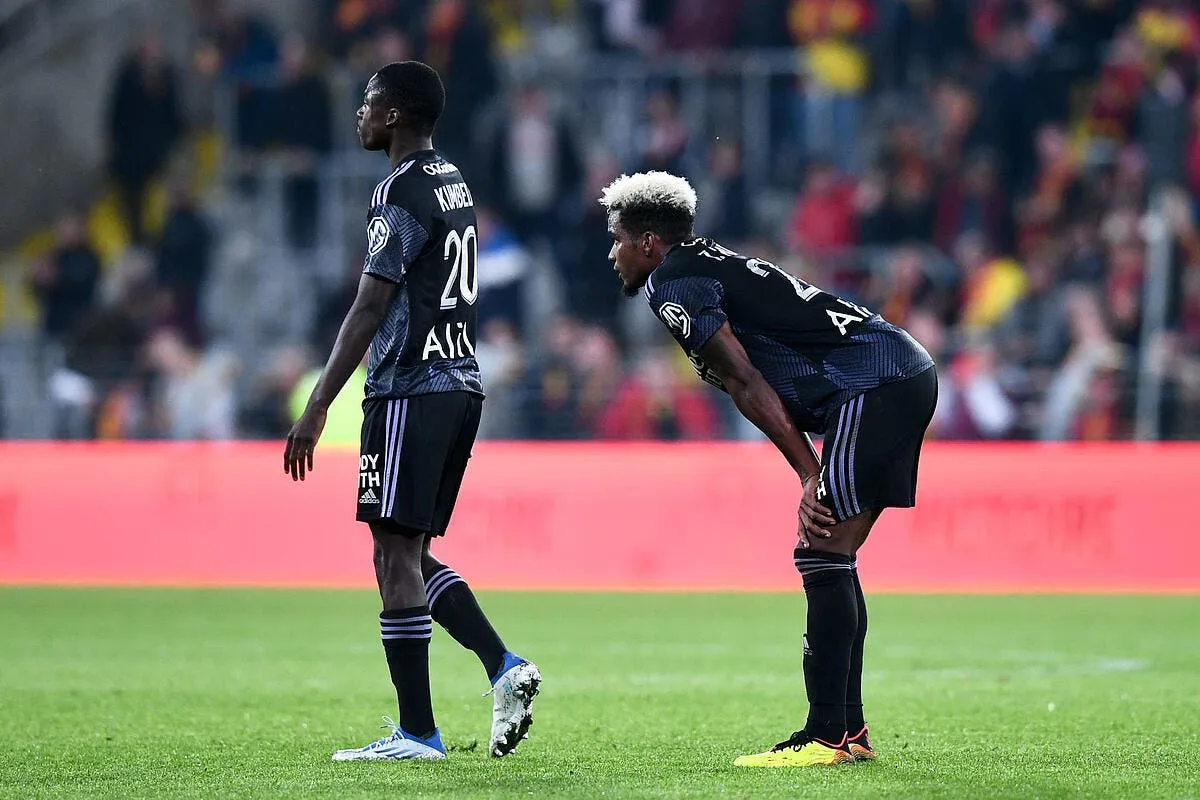 sur un nuage l ol a pris la grosse tete thiago mendes 8 352108