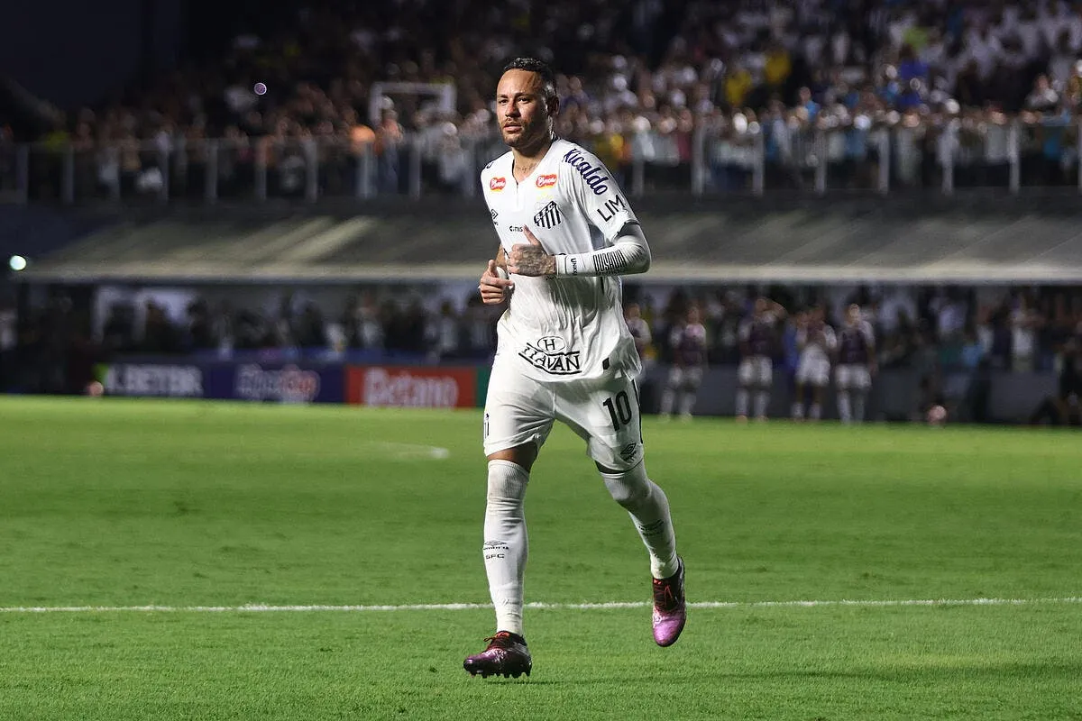 sur une jambe neymar se baladait en arabie saoudite neymar 167 388108