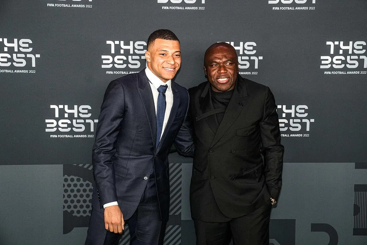 the best messi mbappe et benzema dans l equipe de l annee icon dsc2837 357534