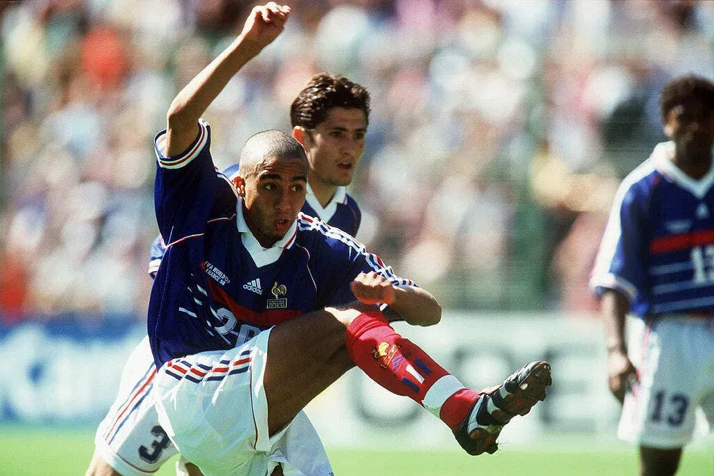 trezeguet son maillot de la finale 98 brule par la douane 66871 15241