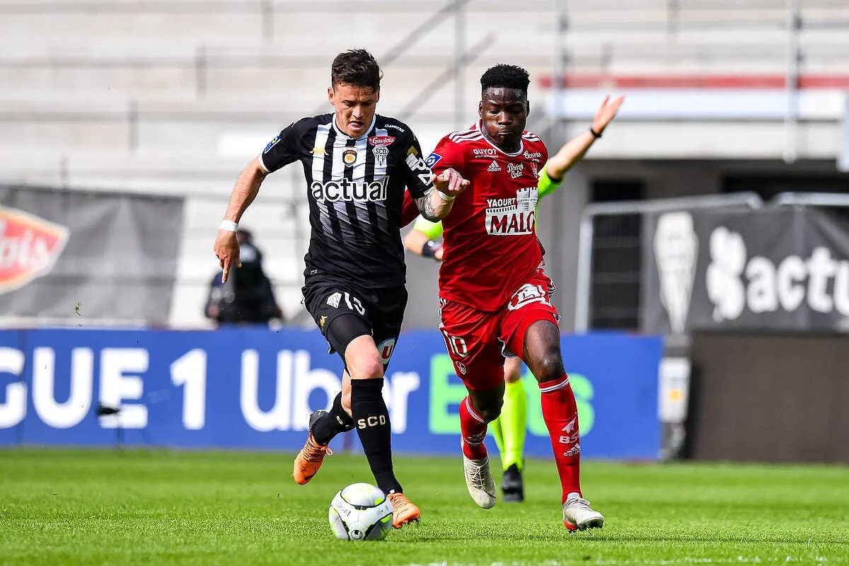 trois ans apres l ol retente le coup lucien agoume icon bap 200322 93 067 337579