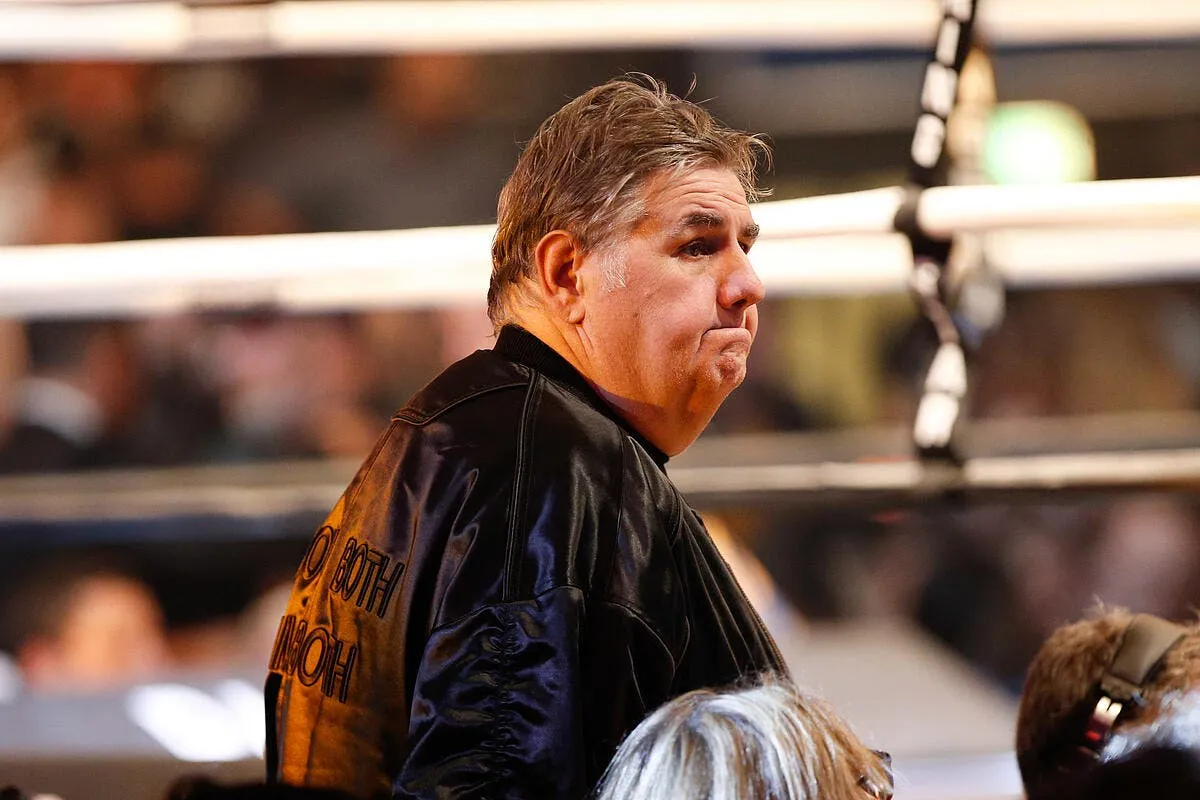 tv pierre menes encore accuse par une journaliste icon fid 141017 08 40 310633