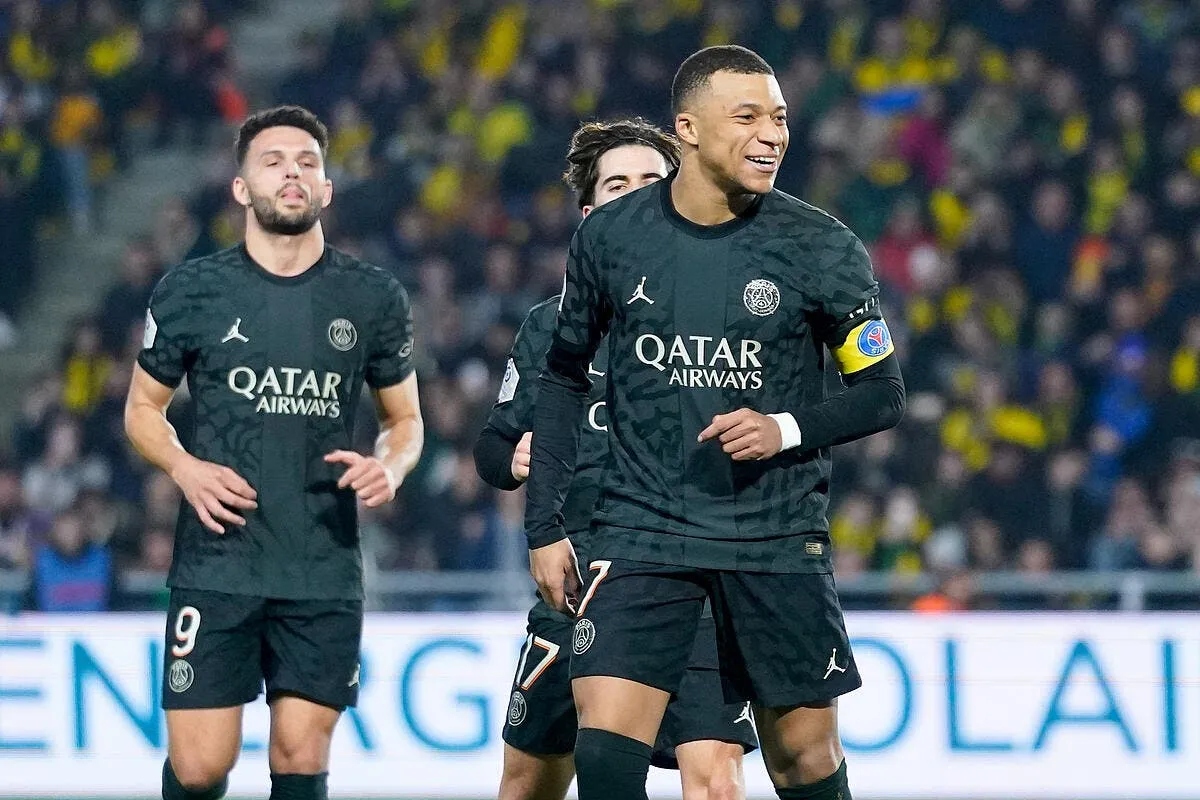 un gros cheque offert au psg mbappe a craque mbappe 168 375977