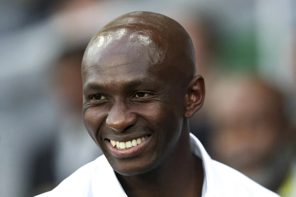va te faire enc stephane mbia presente pas son nouveau club icon blo 150918 08 53 323615