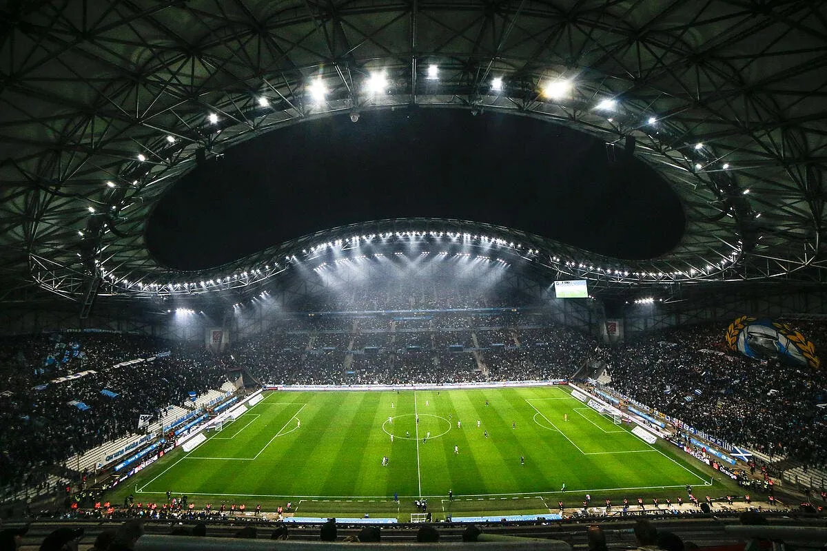 vente om complot et attaque frontale il nie en bloc iconsport 204772 0205 379132