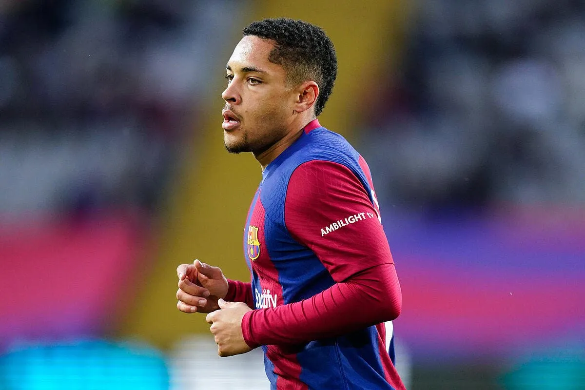 vitor roque a l ol xavi prepare le terrain roque 375337