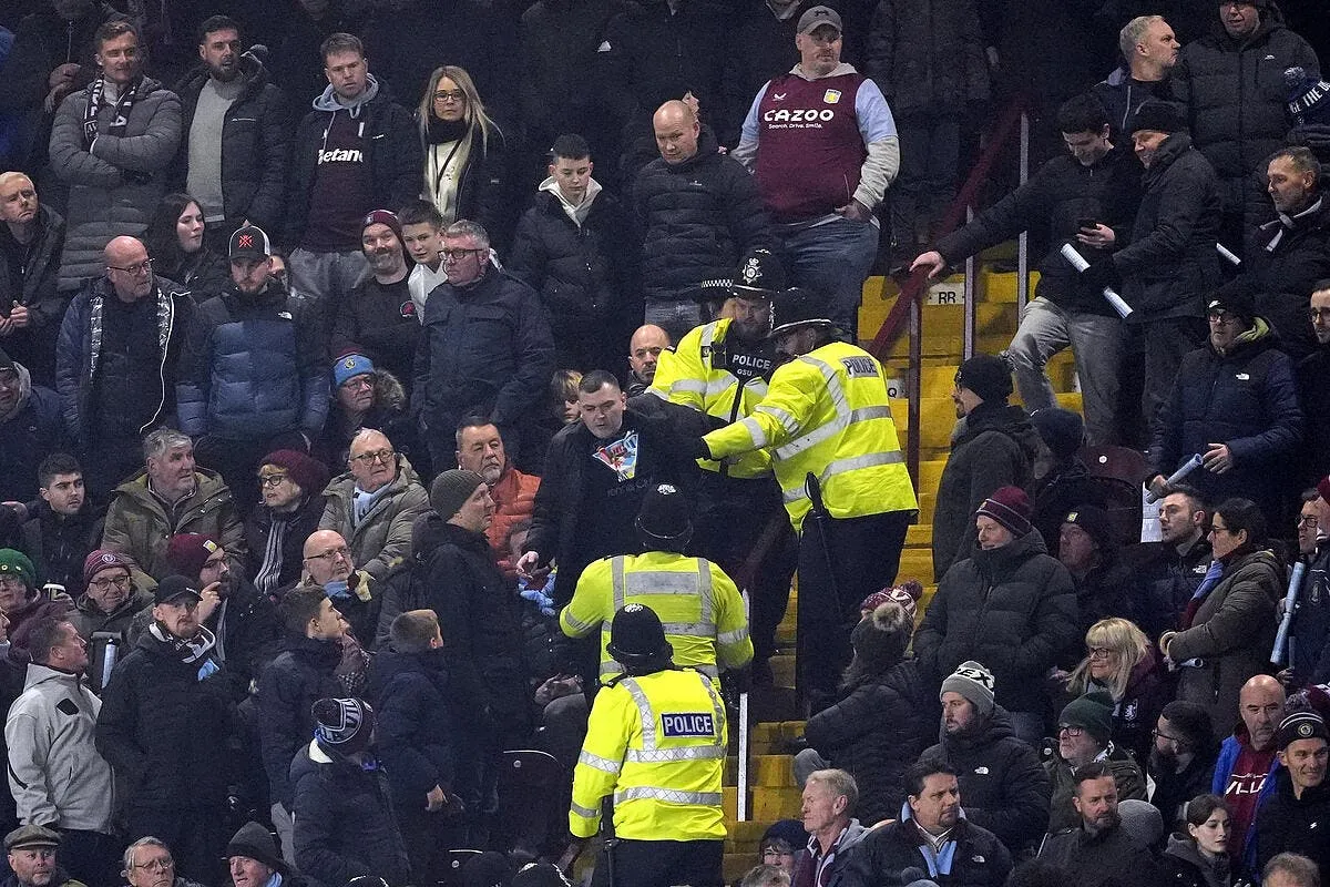 150 hooligans sans billets a paris la police en sueur iconsport 250820 0064 390953