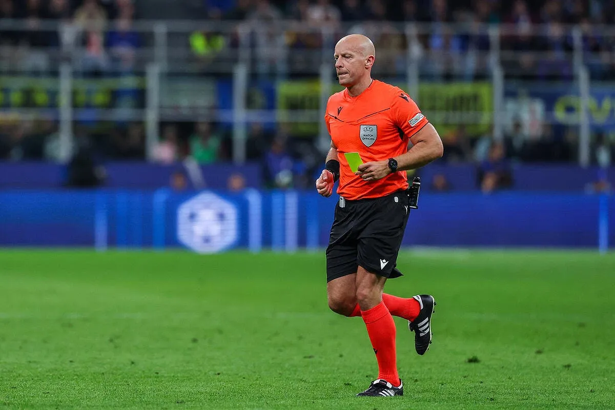 arbitre pro inter szymon marciniak rit au nez du barca marciniak 2 392418