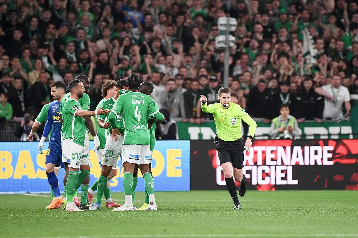 asse ol letexier annule le rouge de stassin lyon crie au scandale iconsport 258202 0064 391590