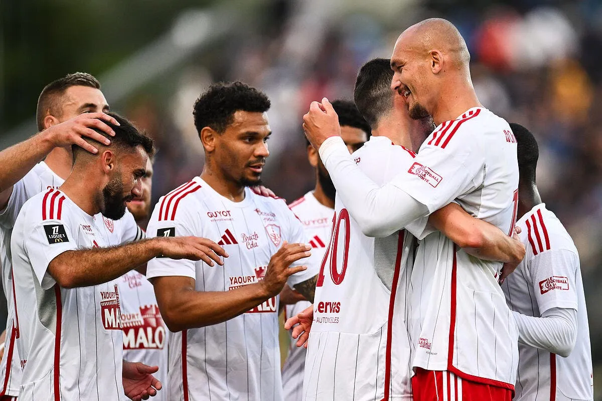 brest s offre une victoire de prestige contre naples iconsport 265895 0057 396694