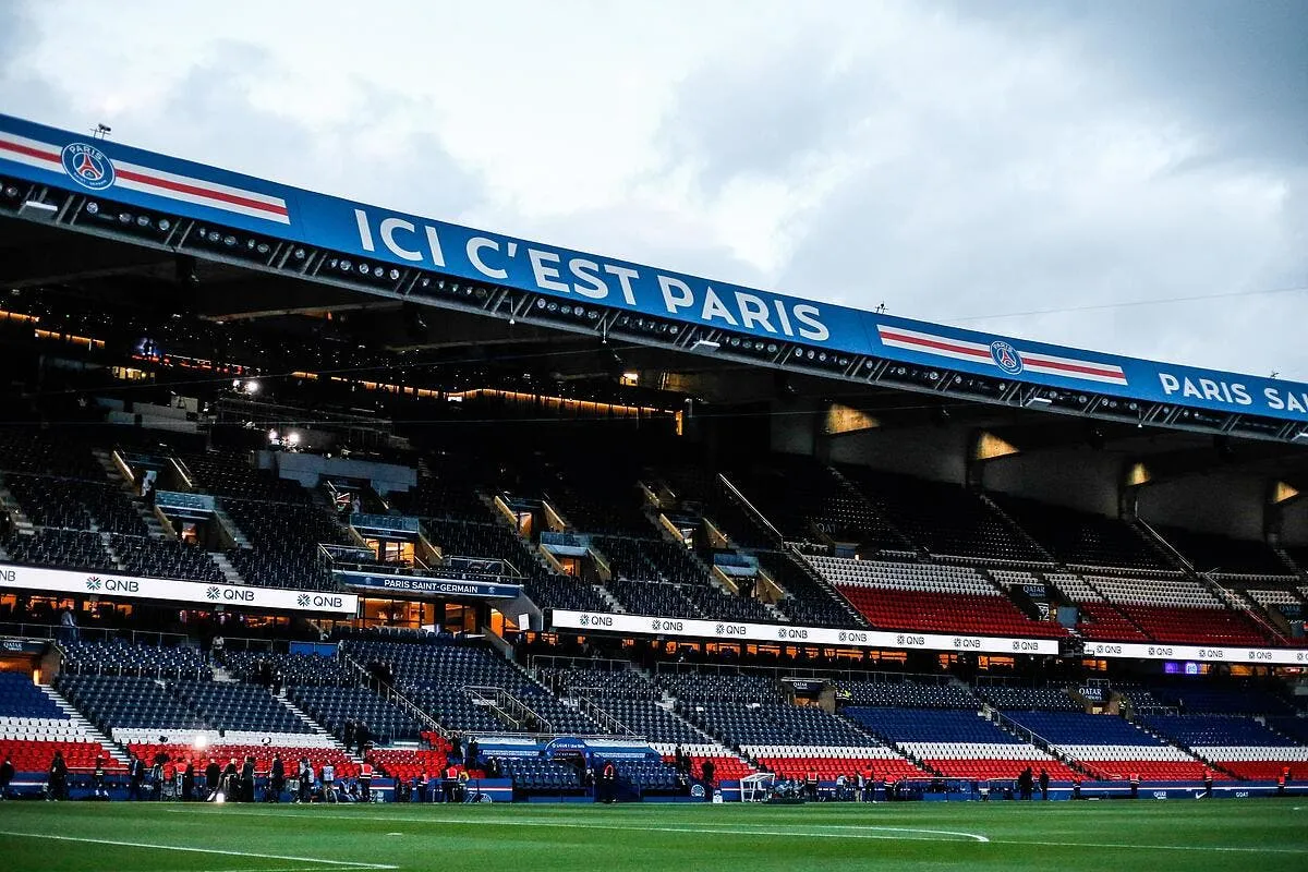 en plein litige la france recupere le parc des princes parc des princes 3 391432
