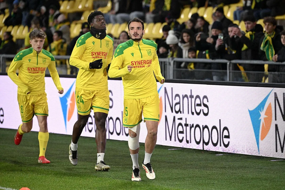 fcn la ligue 2 se rapproche le capitaine fait ses valises chirivella 2 389712