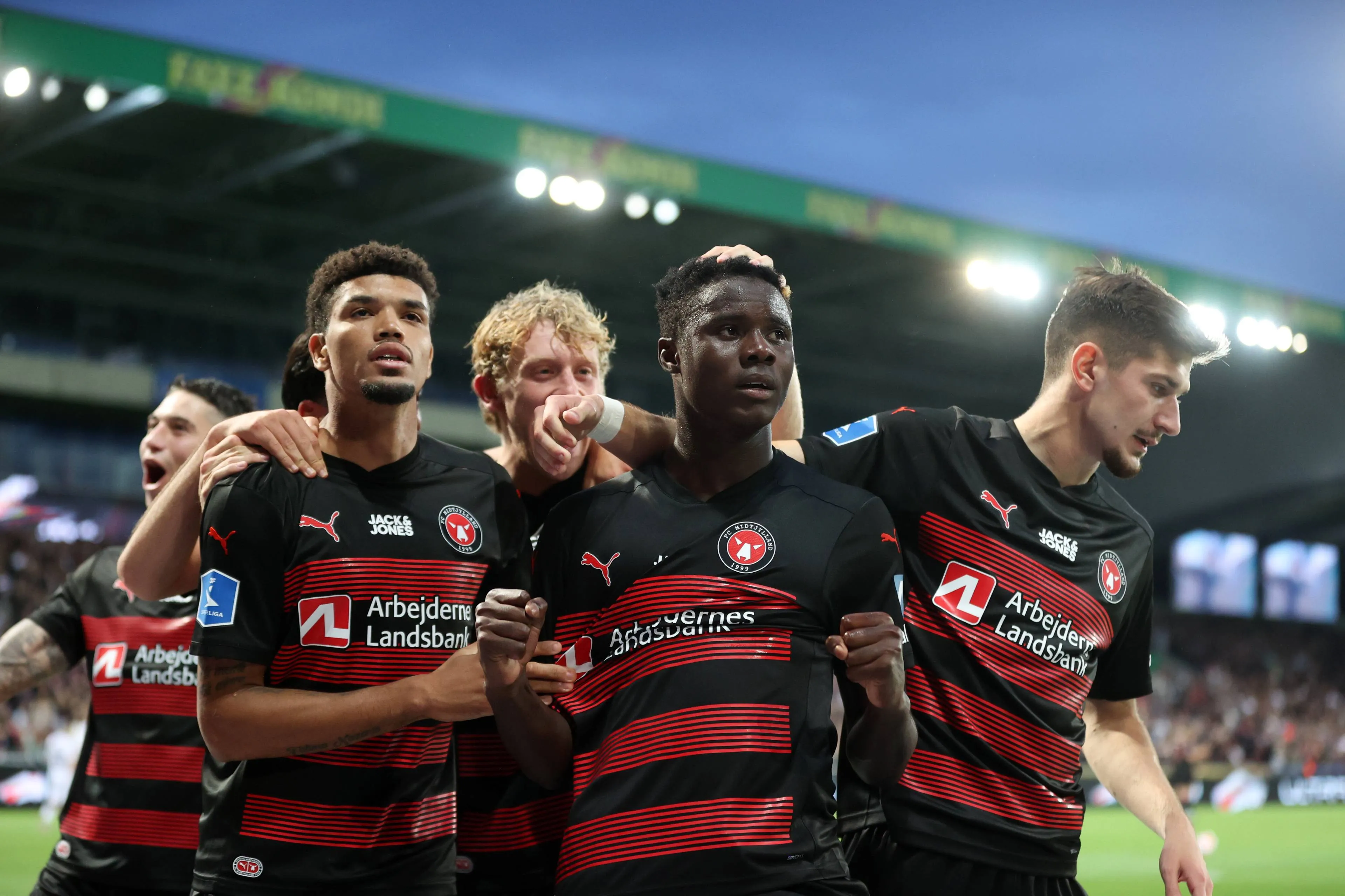 ICONSPORT_178170_0001