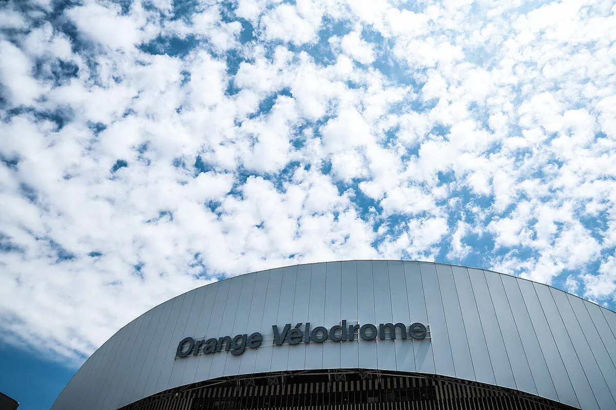 incendie a marseille l om affiche sa solidarite iconsport 260406 0294 395425