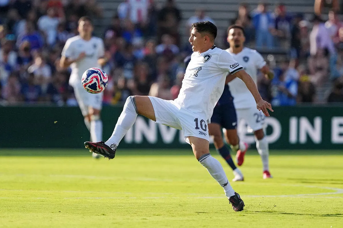 l ol achete un attaquant bresilien c est un scandale iconsport 262721 0012 396743