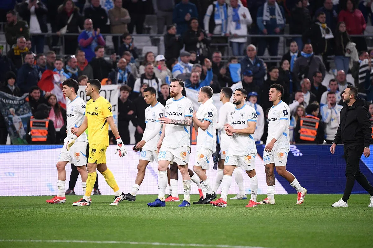 l om c est droit au mur les supporters ecoeures iconsport 254193 0733 390864