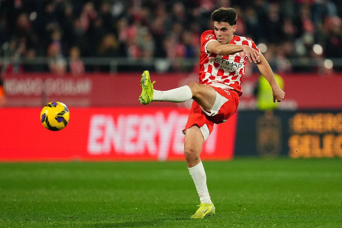 l om recale un lateral a 20 me prefere naples miguel gutierrez 396932