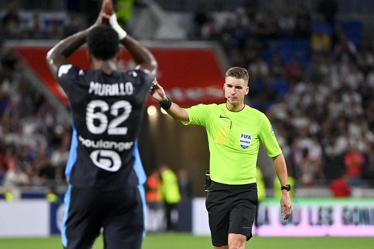 l1 clash entre larque et landreau sur l arbitrage francais iconsport 268698 0149 398410