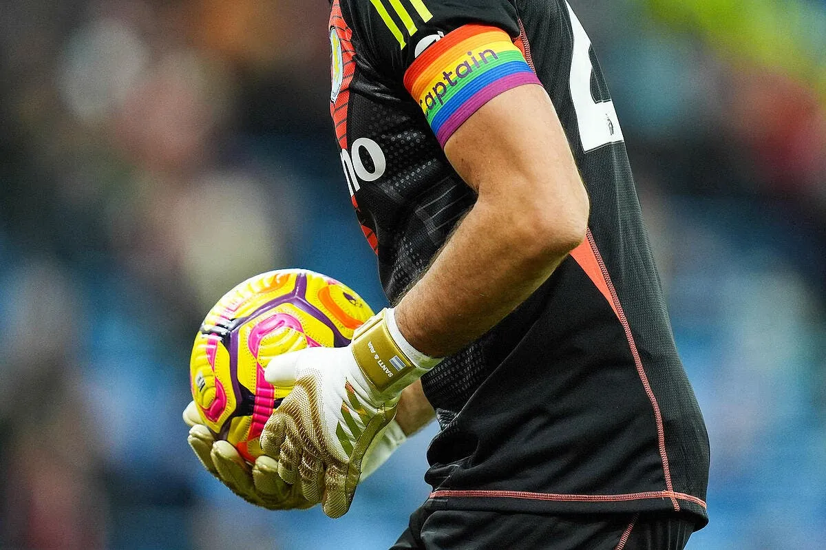 la premier league arrache le brassard arc en ciel brassard 396994